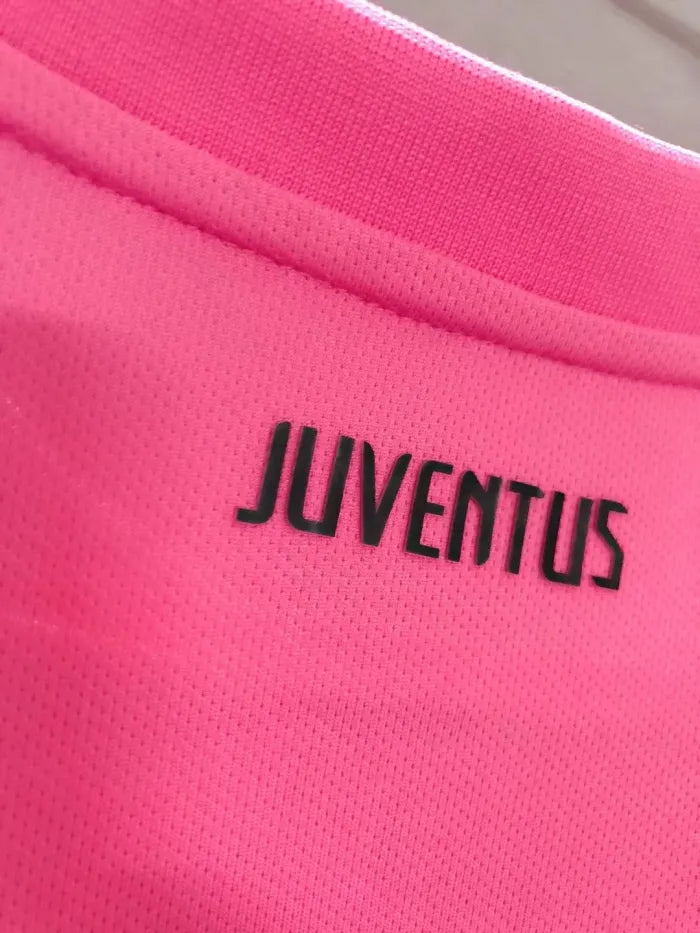 Juventus [AWAY] Retro Shirt 2011/12